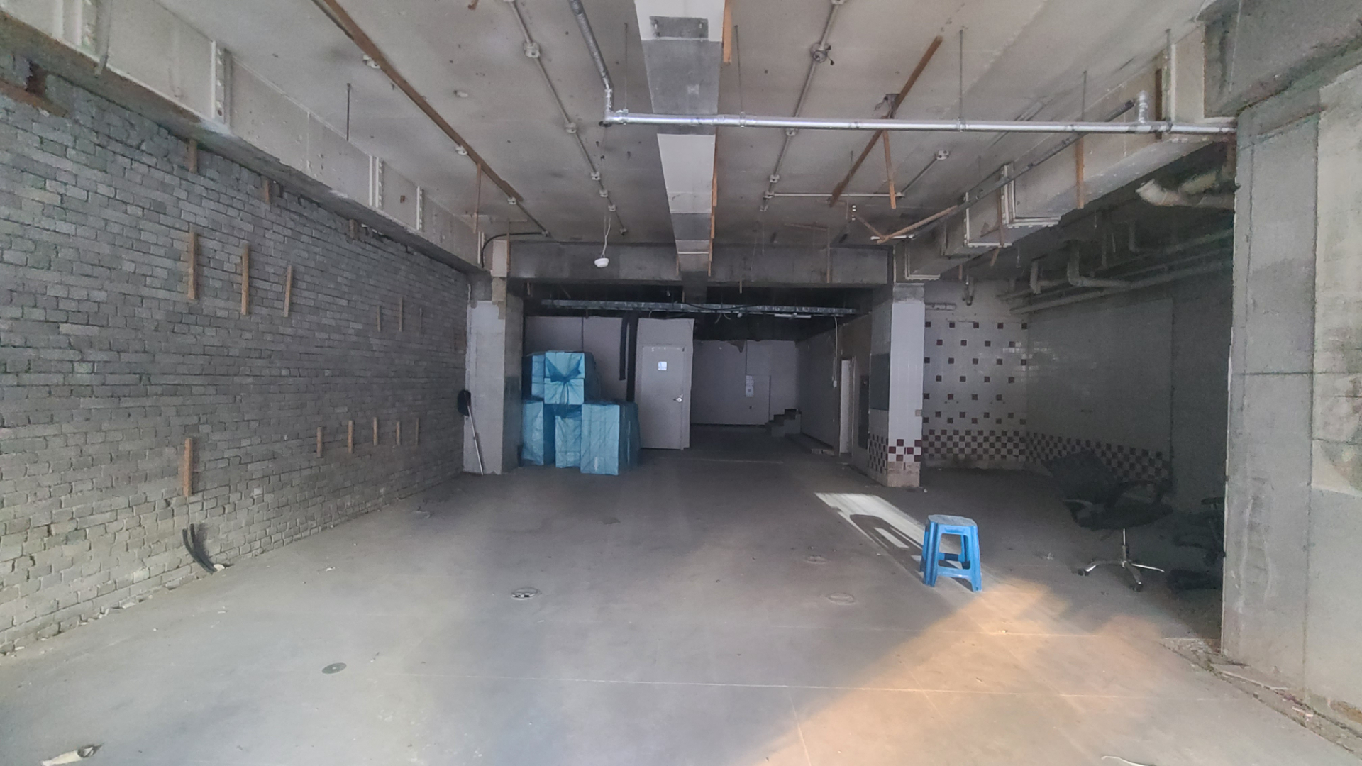 부산광역시 남구 대연동 상가 - 1