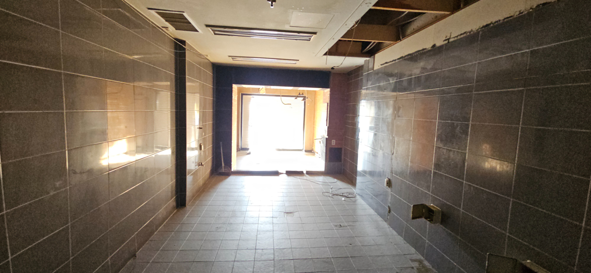 부산광역시 남구 문현동 상가 - 1