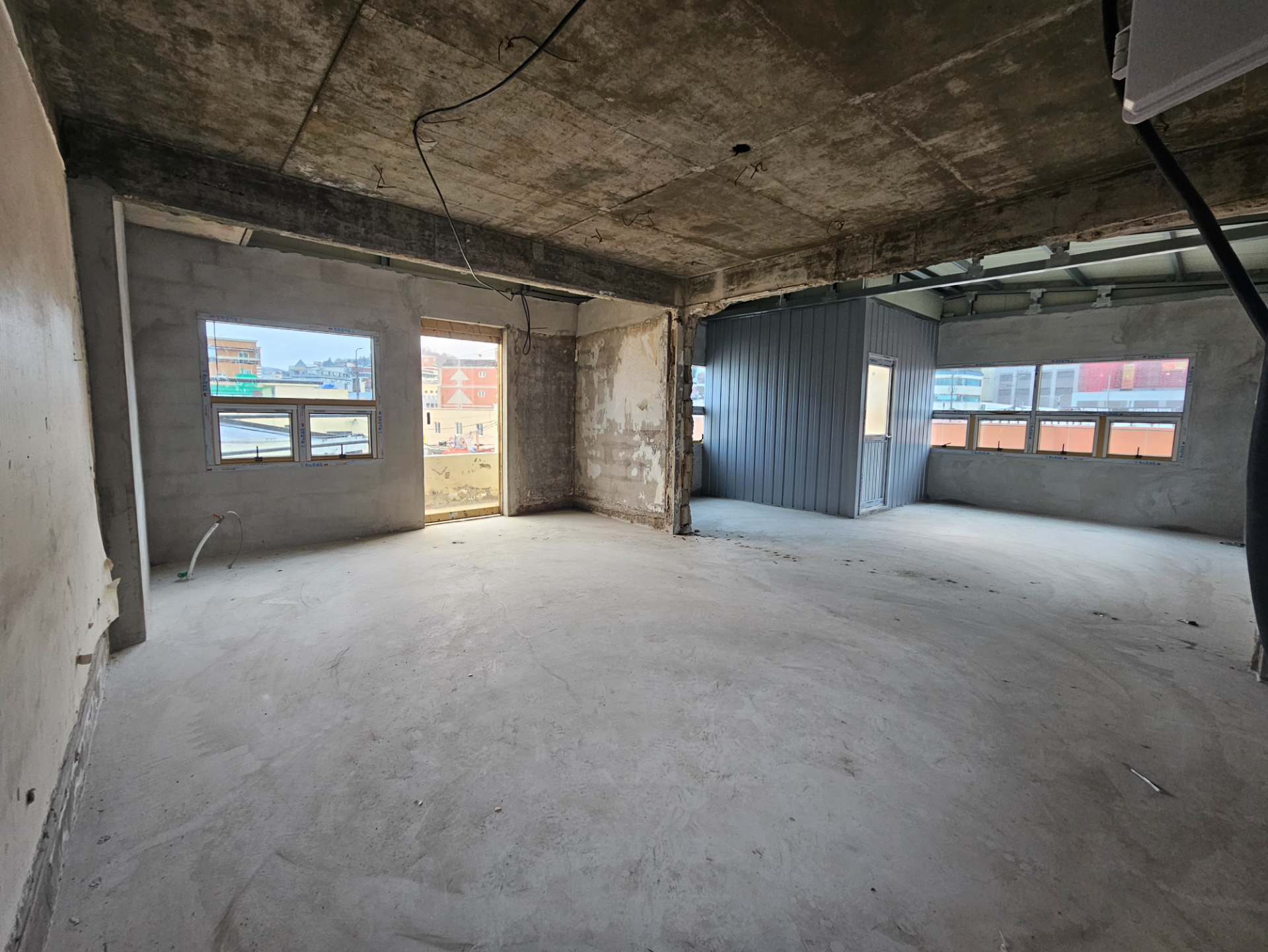 부산광역시 남구 대연동 상가 - 1