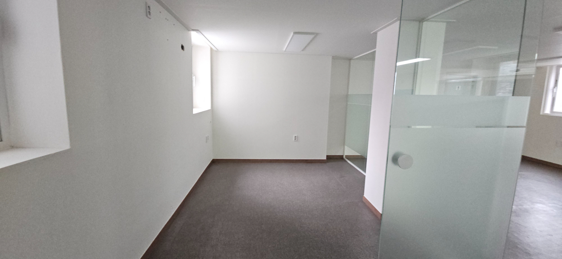 사무실 · 거제동 사진 7