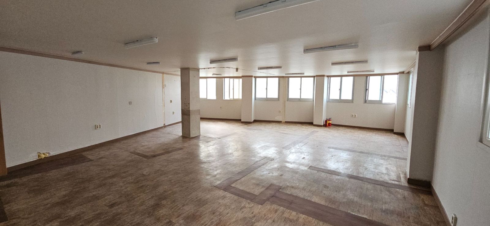 부산광역시 동래구 수안동 사무실 썸네일 2