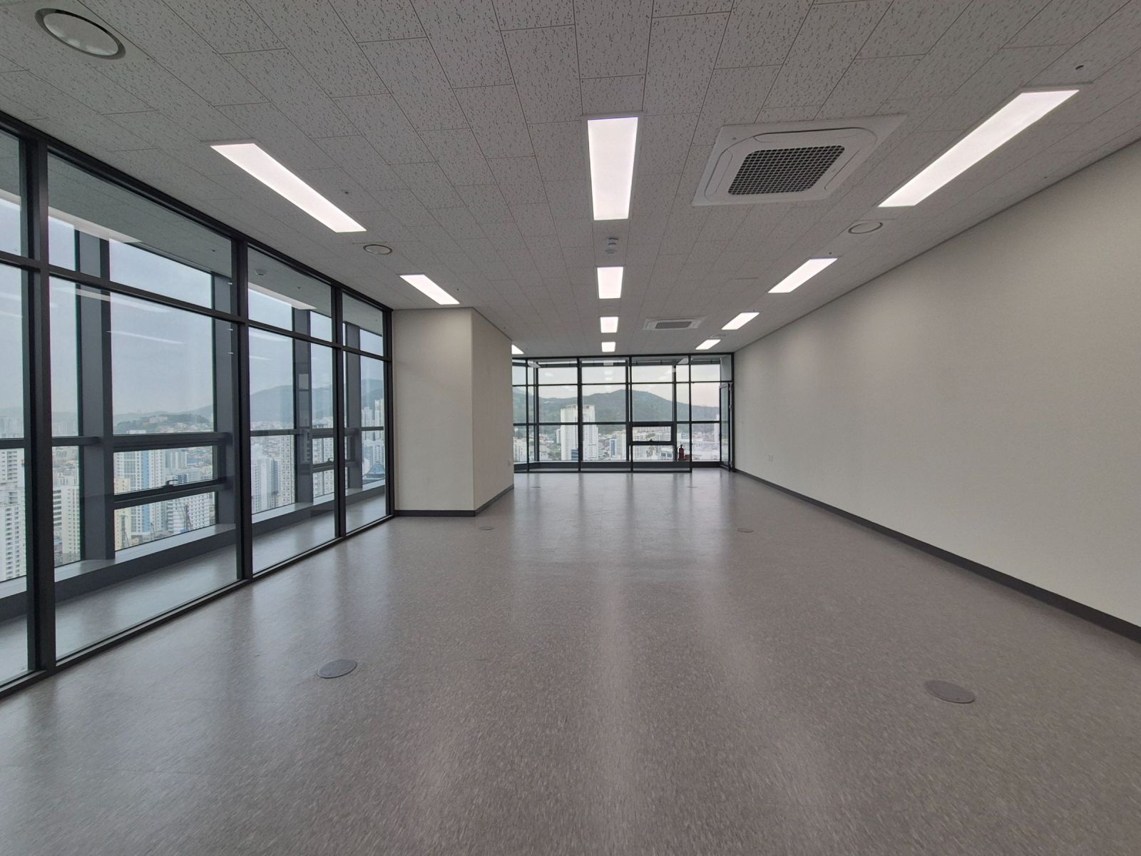 부산광역시 남구 문현동 상가 - 1