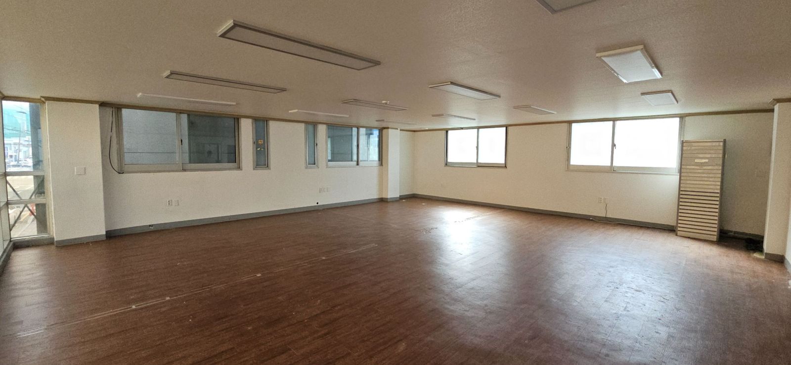부산광역시 연제구 거제동 사무실 썸네일 3