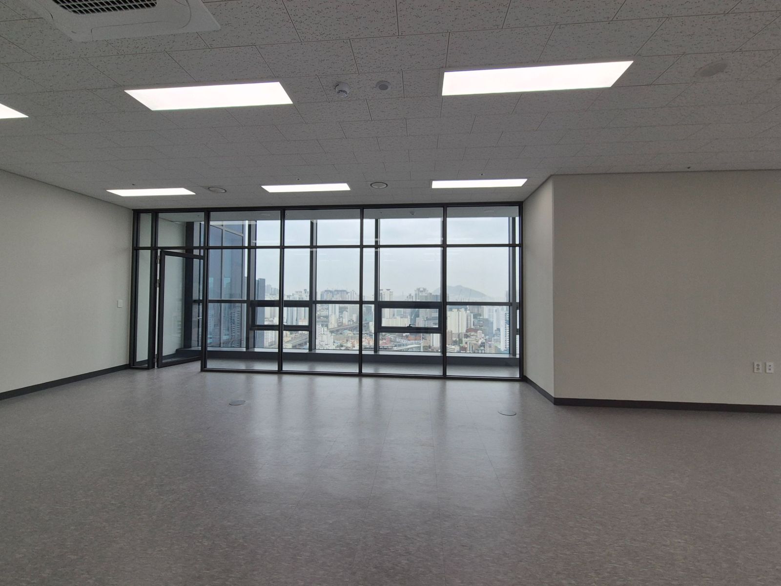 부산광역시 남구 문현동 상가 썸네일 2