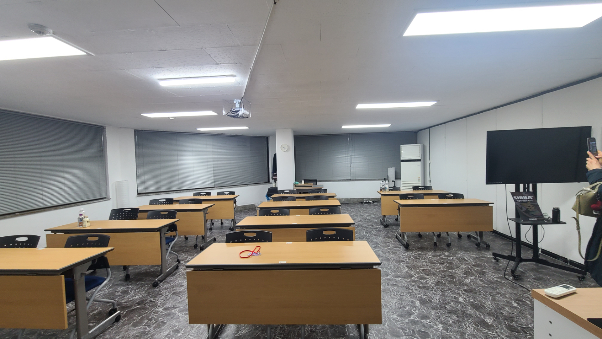 부산광역시 동구 초량동 사무실 - 1