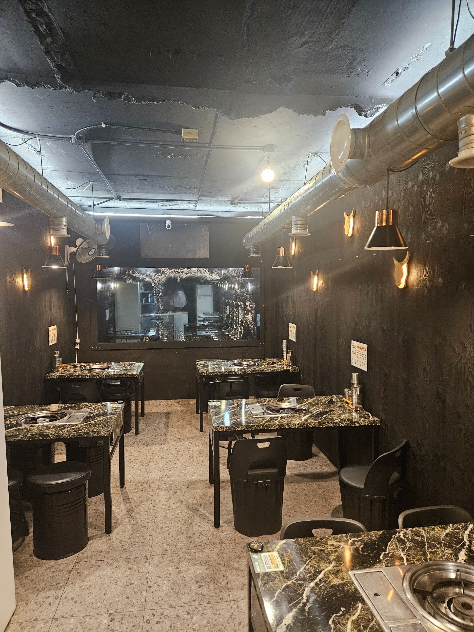 부산광역시 동래구 사직동 상가 - 1